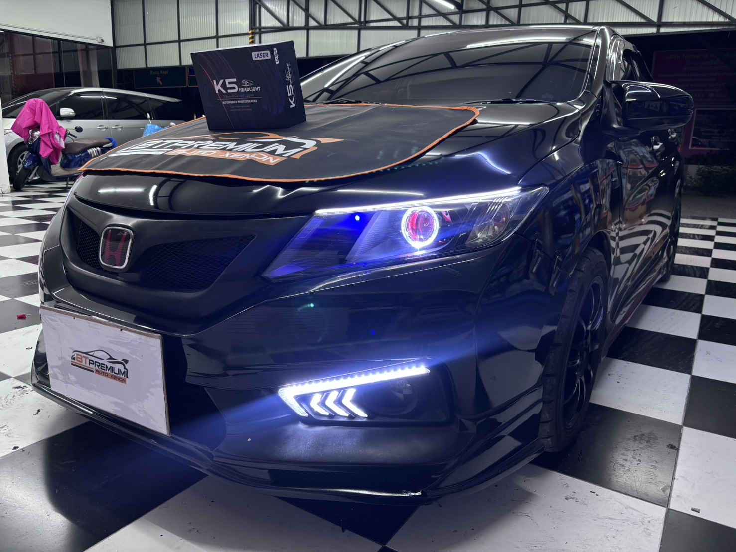 ไฟโปรเจคเตอร์รถยนต์ LED