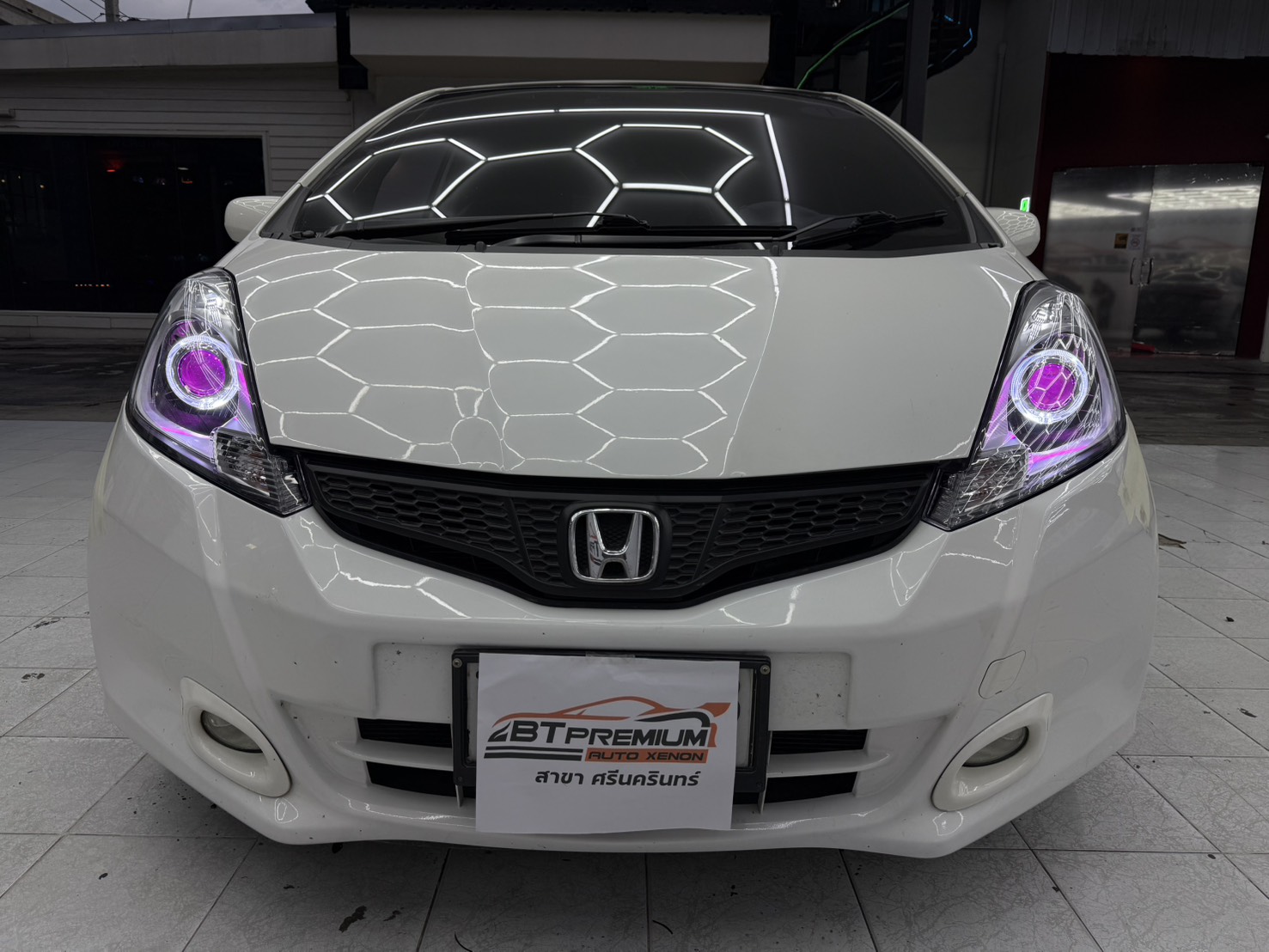 🚗 คัมภีร์ฉบับสมบูรณ์: การเลือกซื้อและติดตั้งไฟโปรเจคเตอร์รถยนต์ LED (Bi-LED) ปี 2026