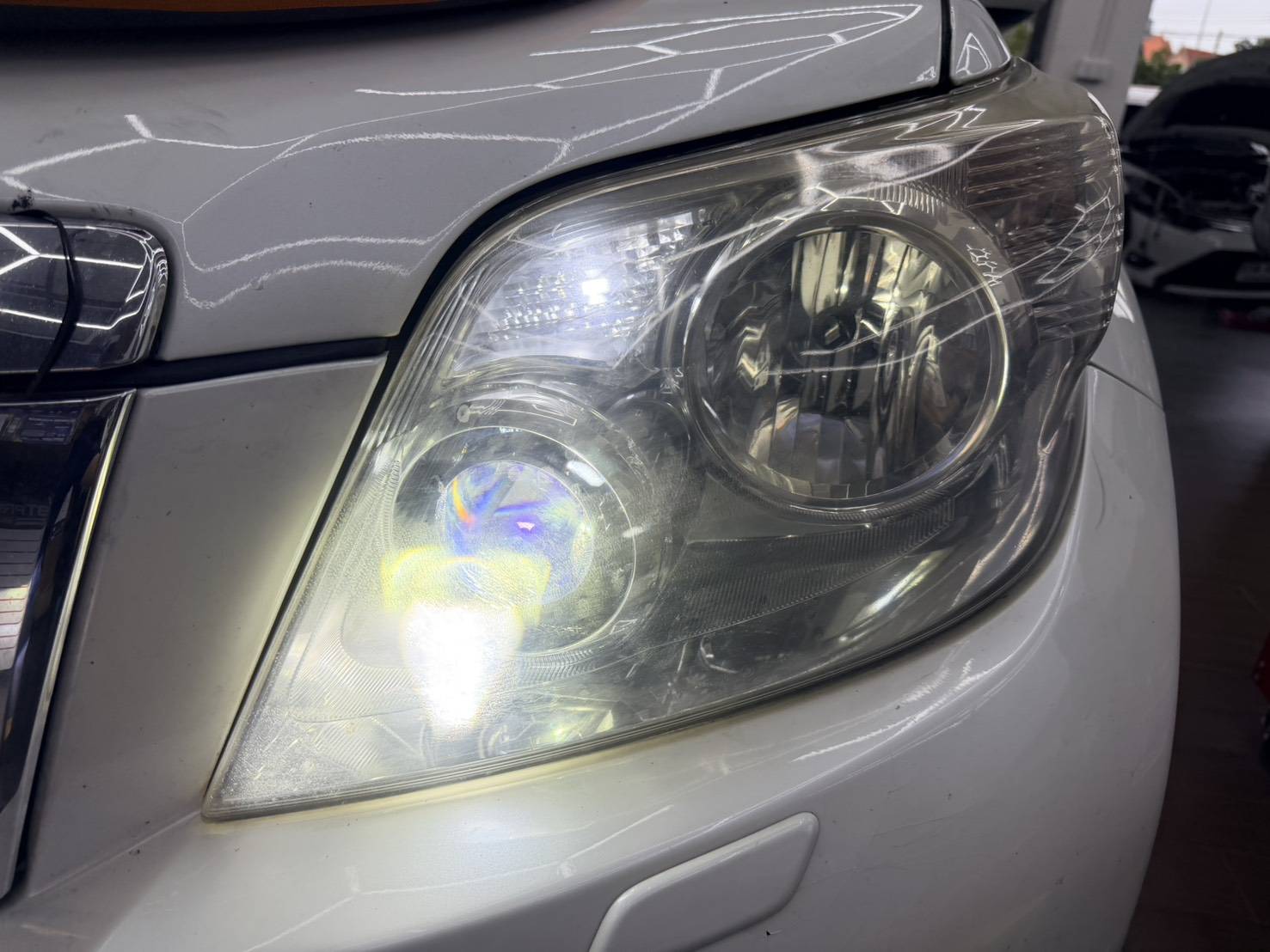 ไฟโปรเจคเตอร์รถยนต์ LED ไฟโปรเจคเตอร์รถยนต์ LED